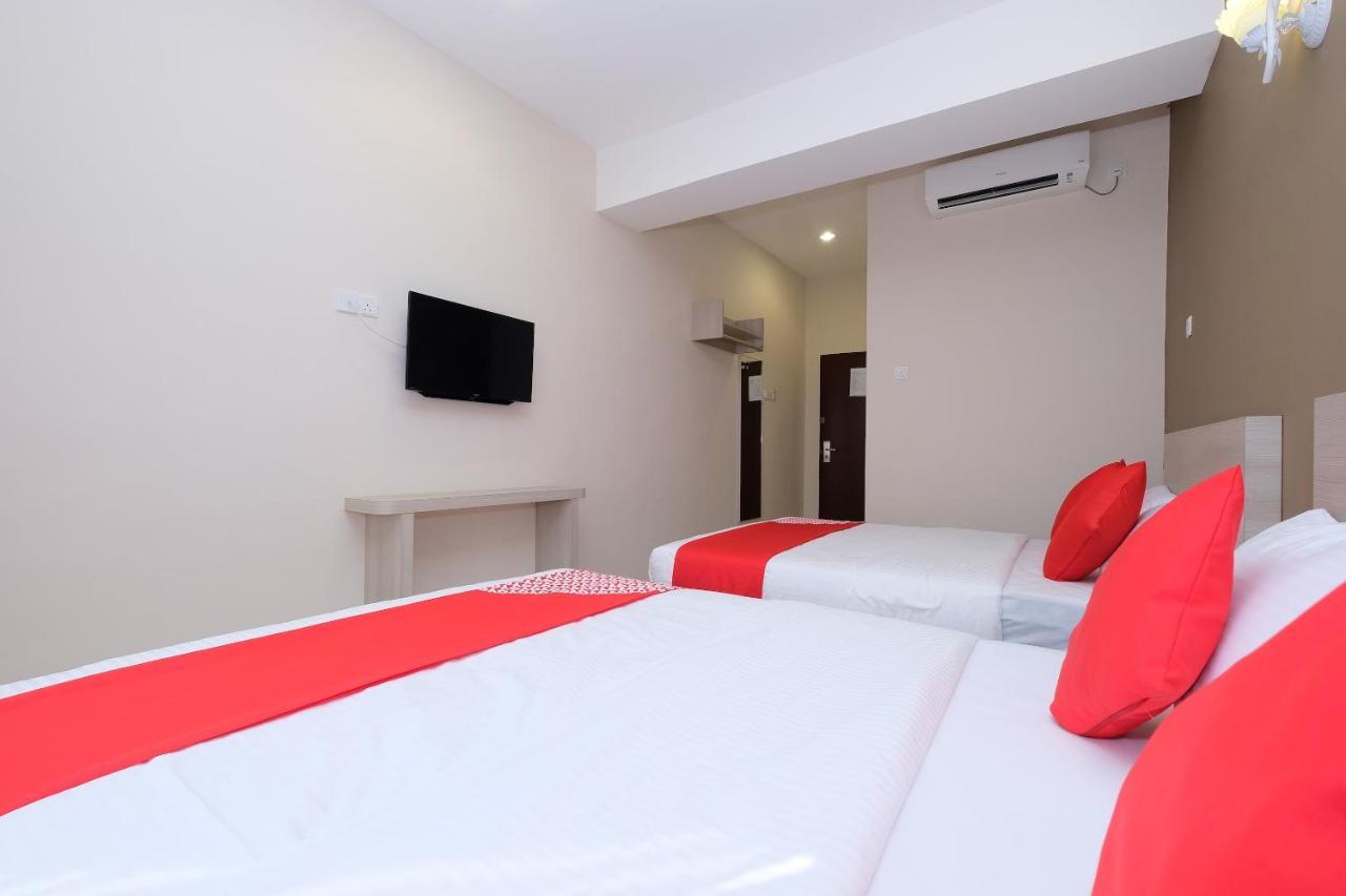 Super Oyo 43935 Mancalin Hotel Kuantan Bagian luar foto