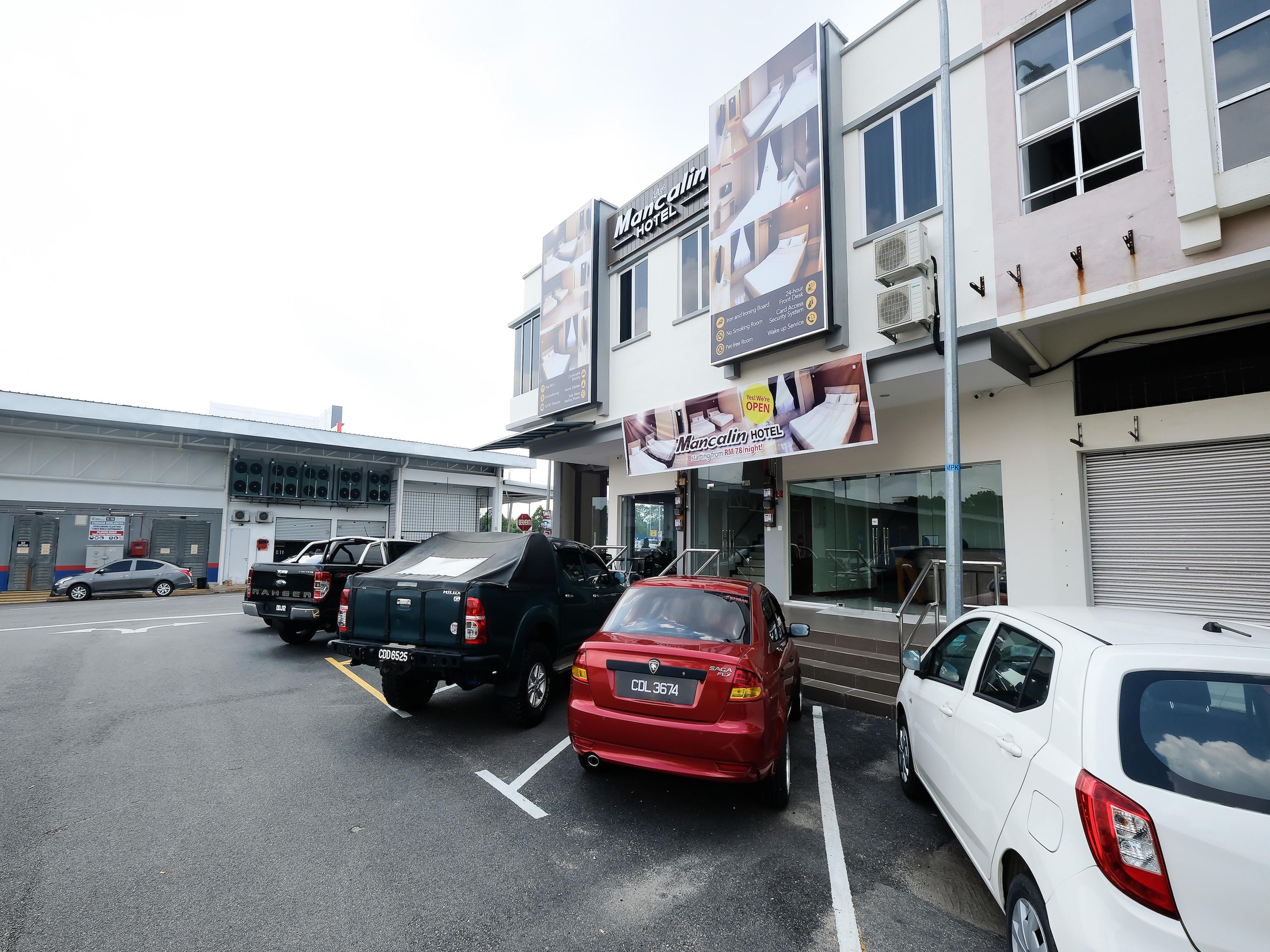 Super Oyo 43935 Mancalin Hotel Kuantan Bagian luar foto