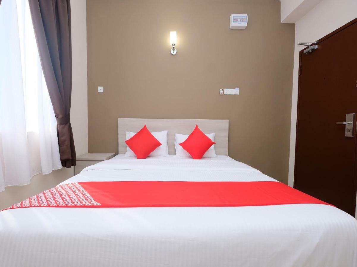 Super Oyo 43935 Mancalin Hotel Kuantan Bagian luar foto